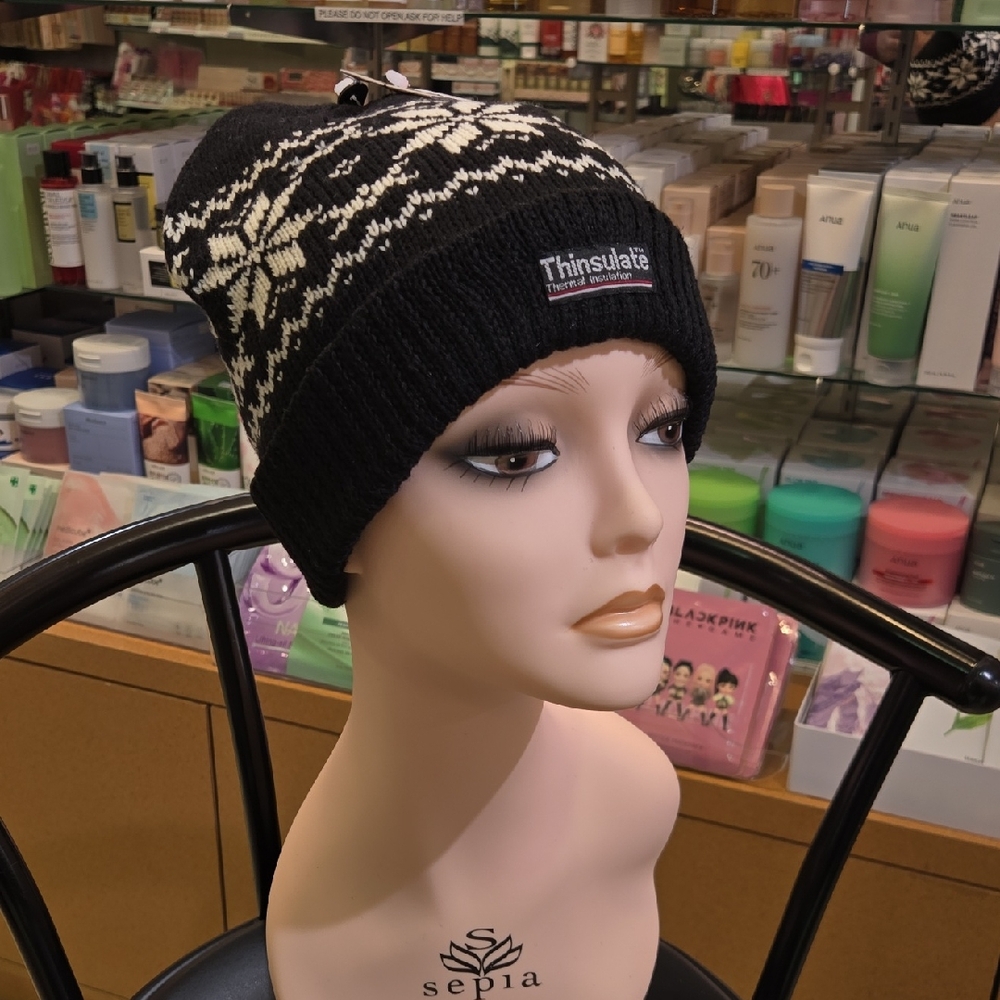 Thinsulate Black and White Knit Beanie